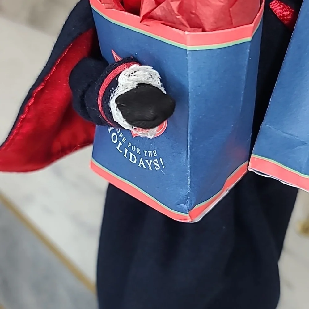 Byers' Choice Caroler Collectible 2005 Salvation Army Woman with Shopping Bags